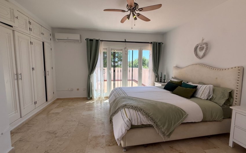 Resale - Villa -
Orihuela - Inland