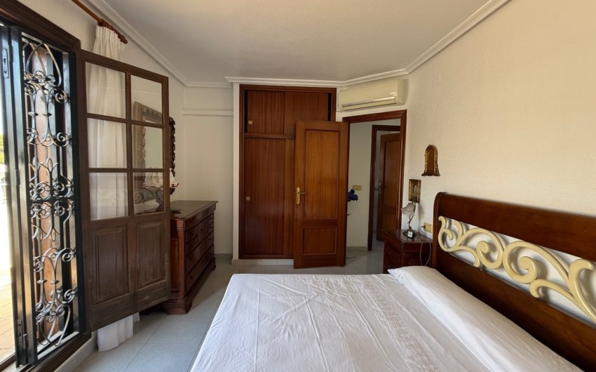 Resale - Villa -
Orihuela - Inland