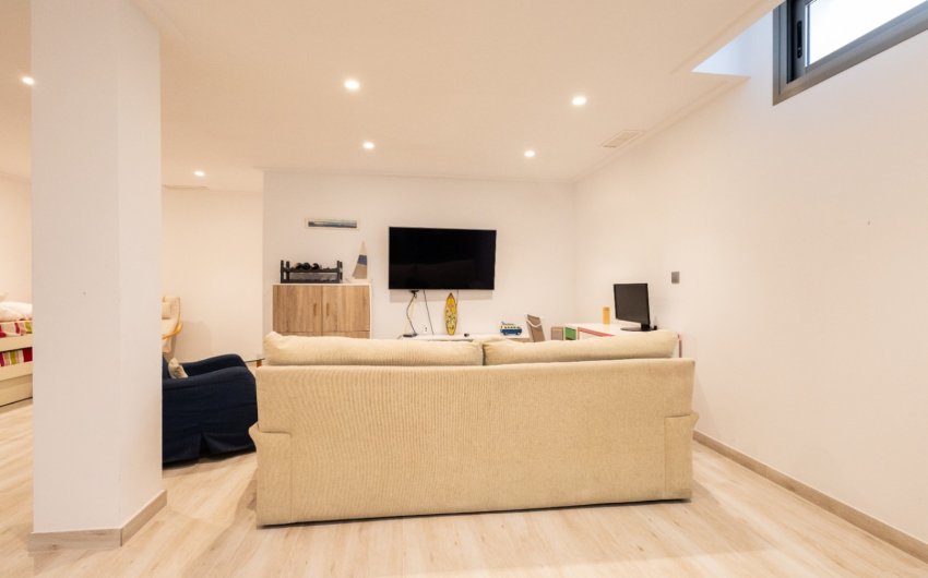 Resale - Villa -
Orihuela - Inland