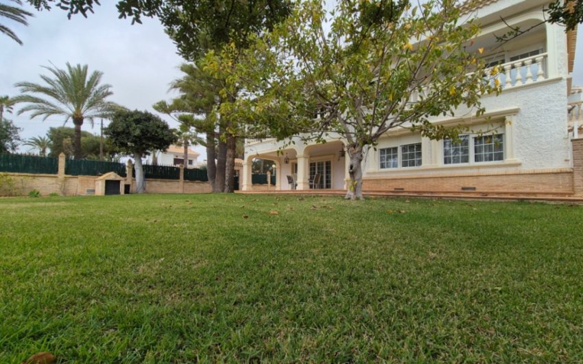 Resale - Villa -
Orihuela - Inland