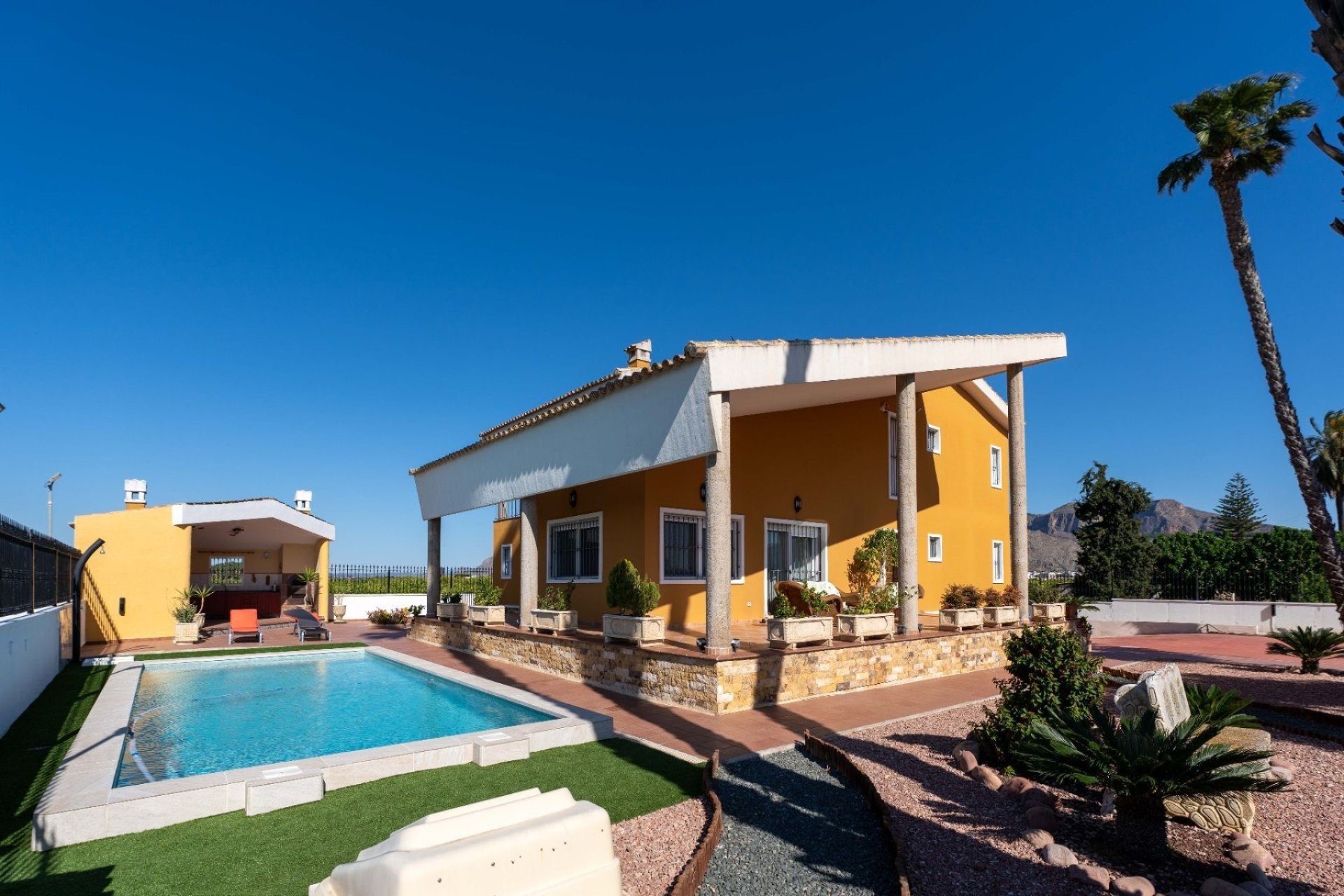 Resale - Villa -
Orihuela - Inland