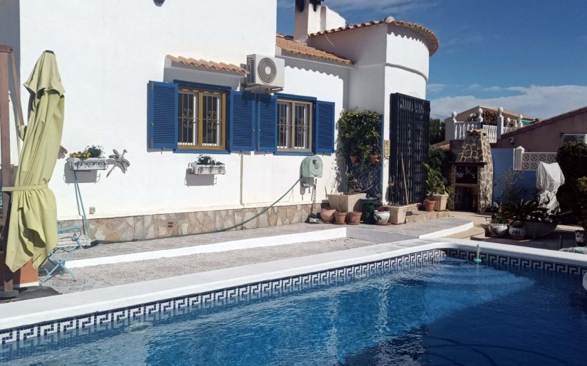 Resale - Villa -
Orihuela - La Florida