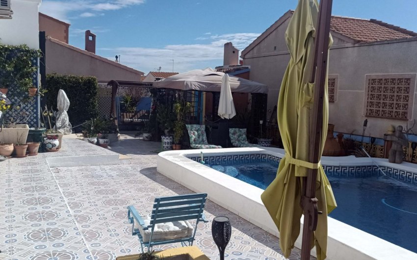 Resale - Villa -
Orihuela - La Florida