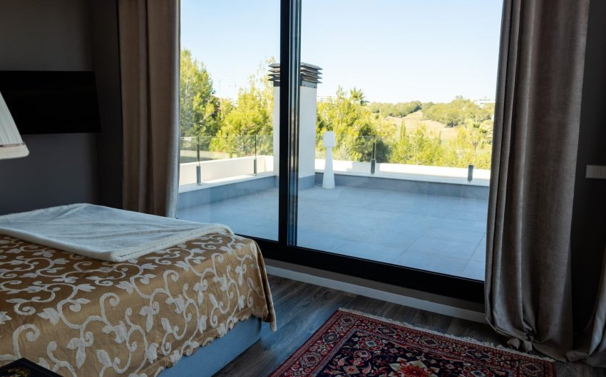 Resale - Villa -
Orihuela - Las Colinas Golf