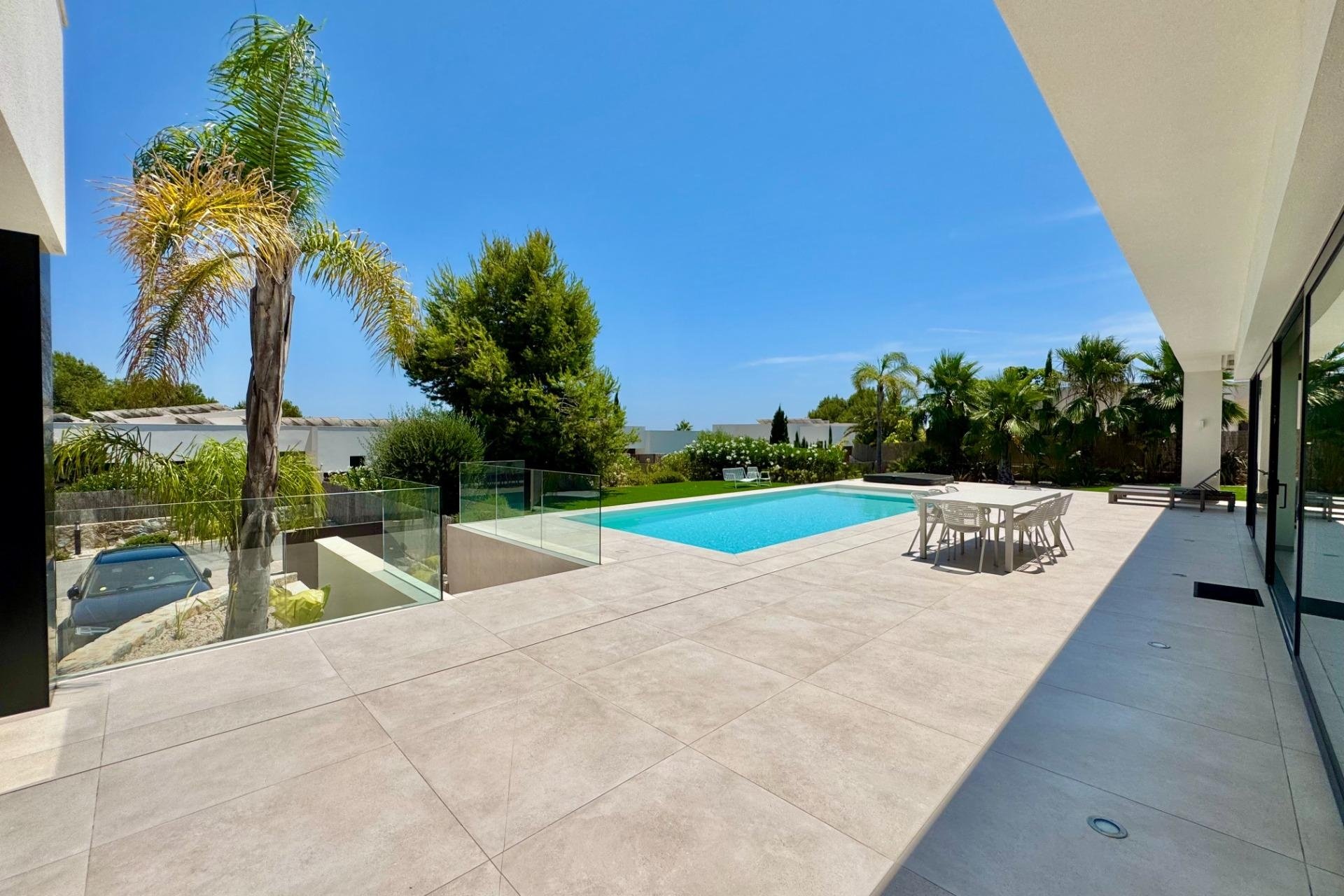 Resale - Villa -
Orihuela - Las Colinas Golf