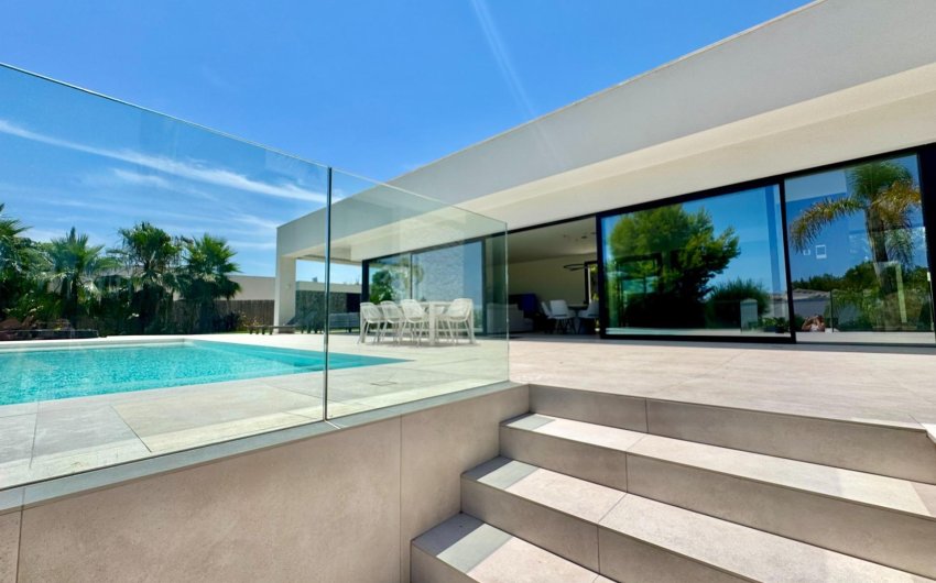 Resale - Villa -
Orihuela - Las Colinas Golf