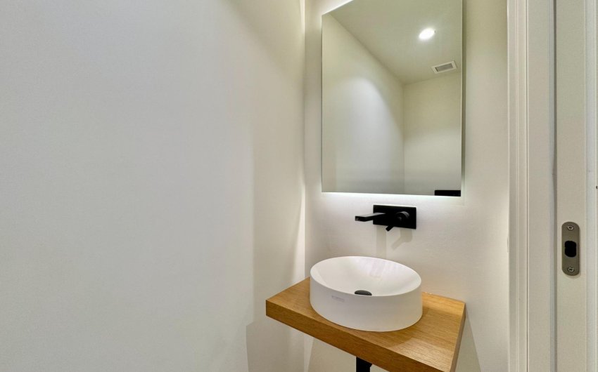 Resale - Villa -
Orihuela - Las Colinas Golf