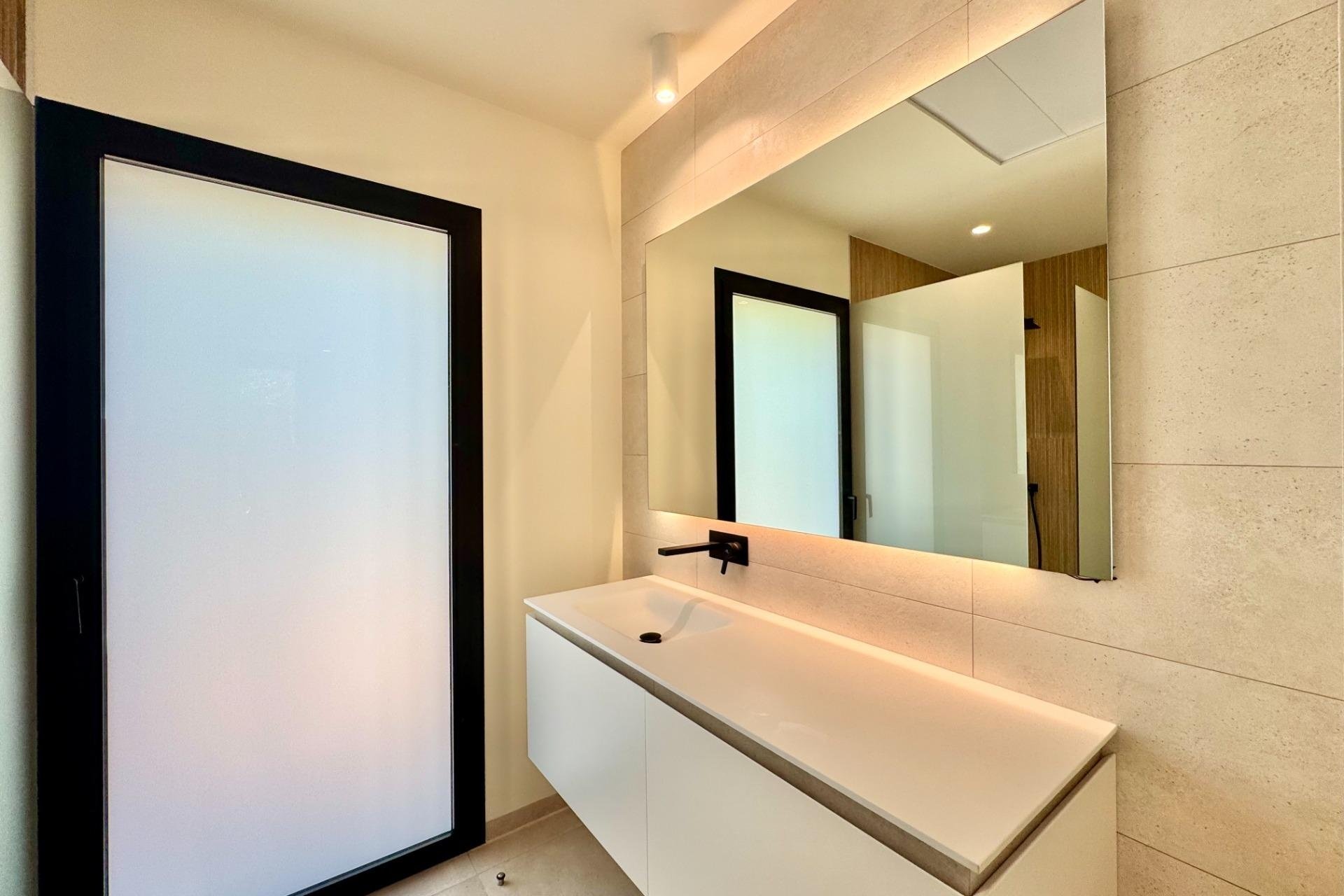 Resale - Villa -
Orihuela - Las Colinas Golf