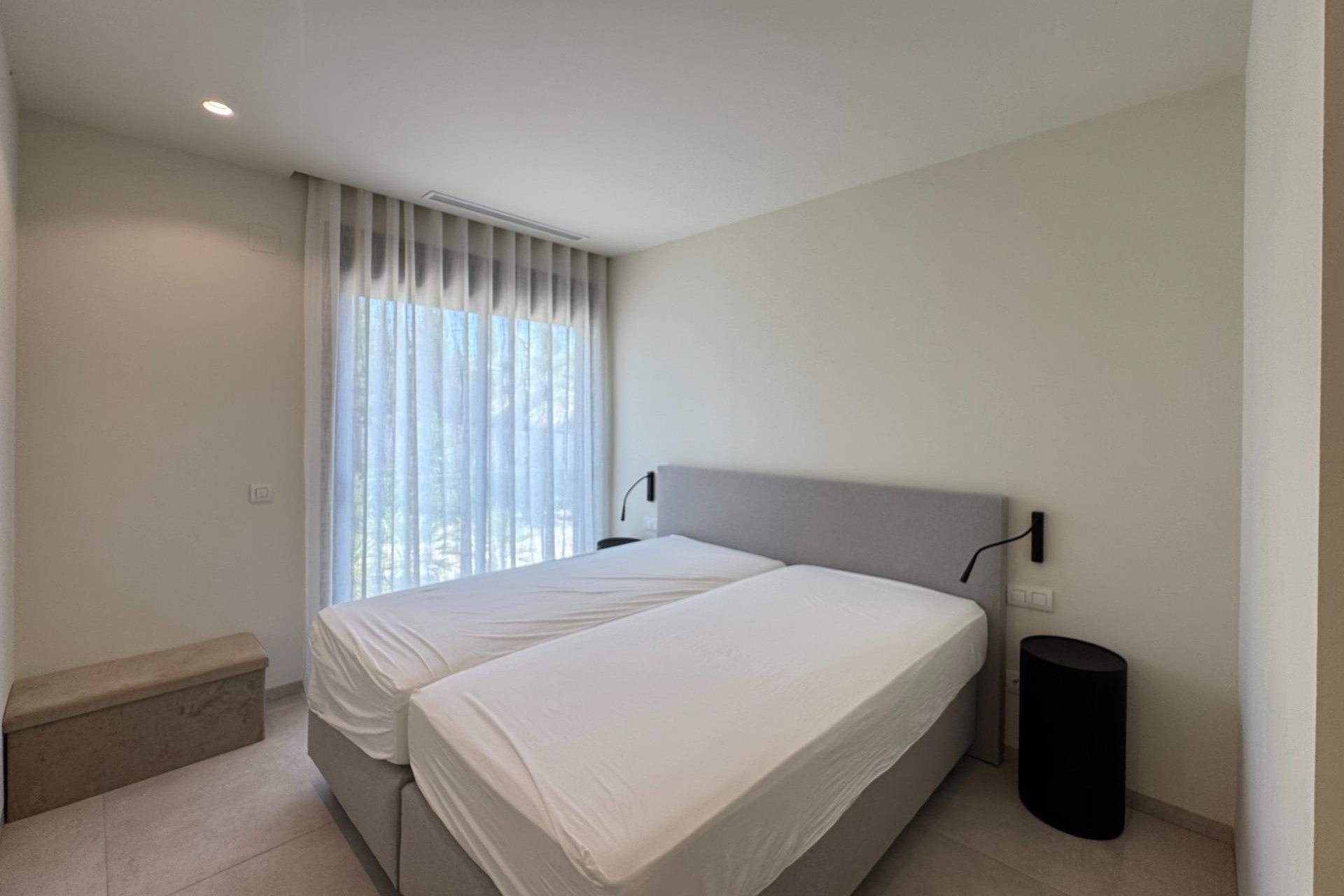 Resale - Villa -
Orihuela - Las Colinas Golf