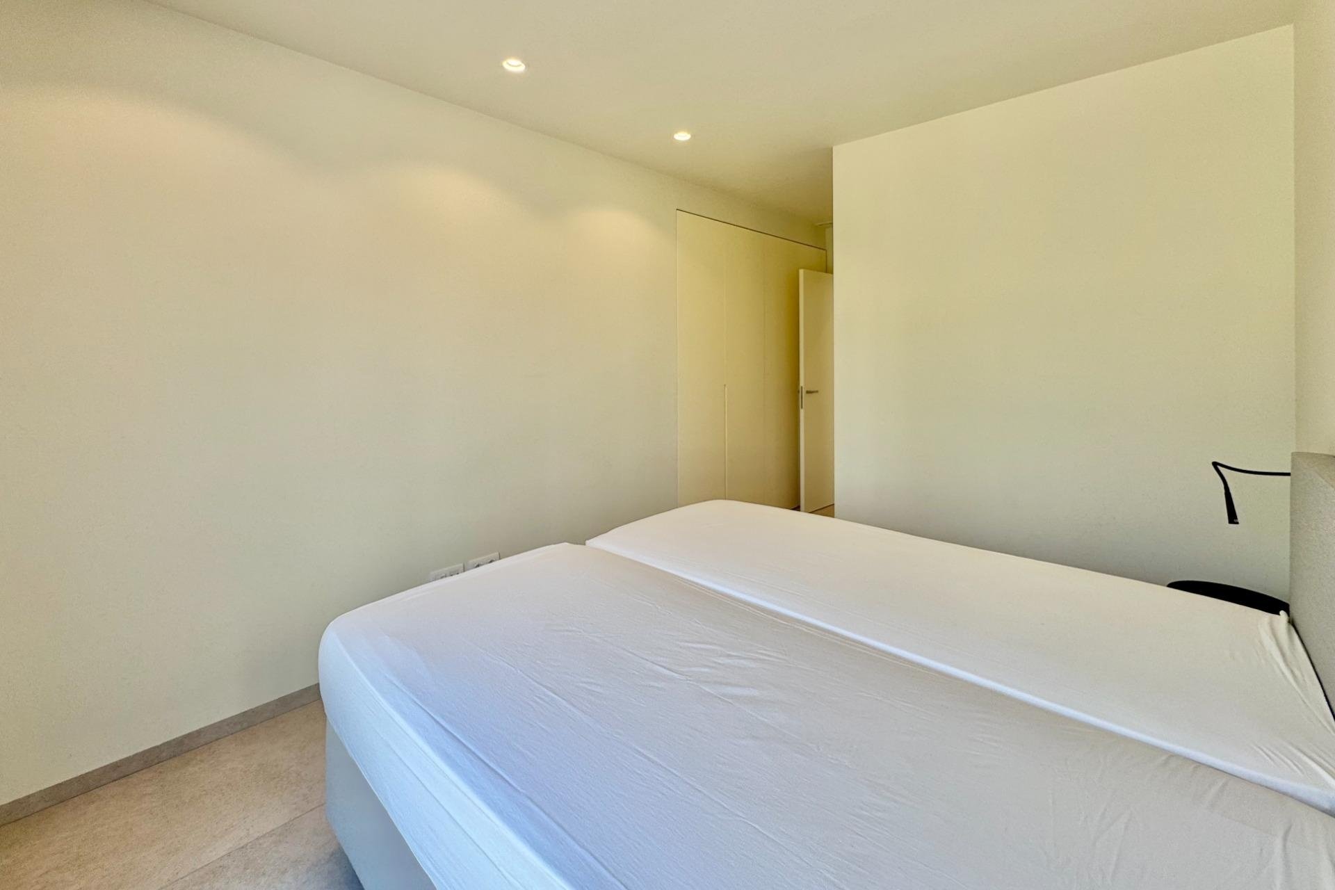 Resale - Villa -
Orihuela - Las Colinas Golf