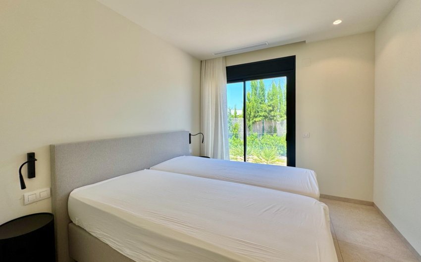 Resale - Villa -
Orihuela - Las Colinas Golf