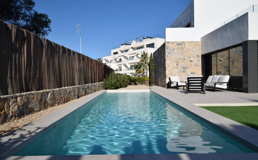 Resale - Villa -
Orihuela - Las Colinas golf