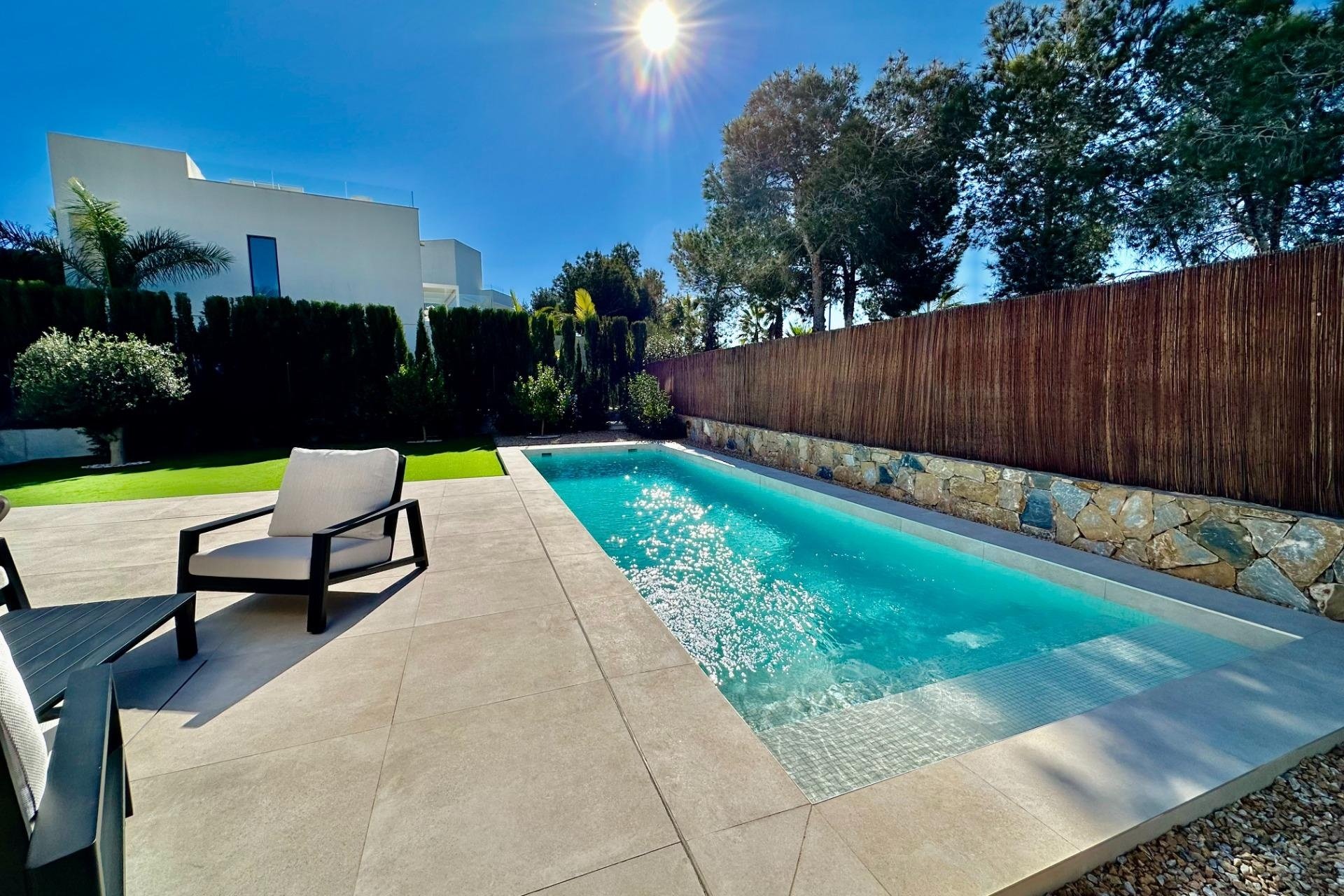 Resale - Villa -
Orihuela - Las Colinas Golf