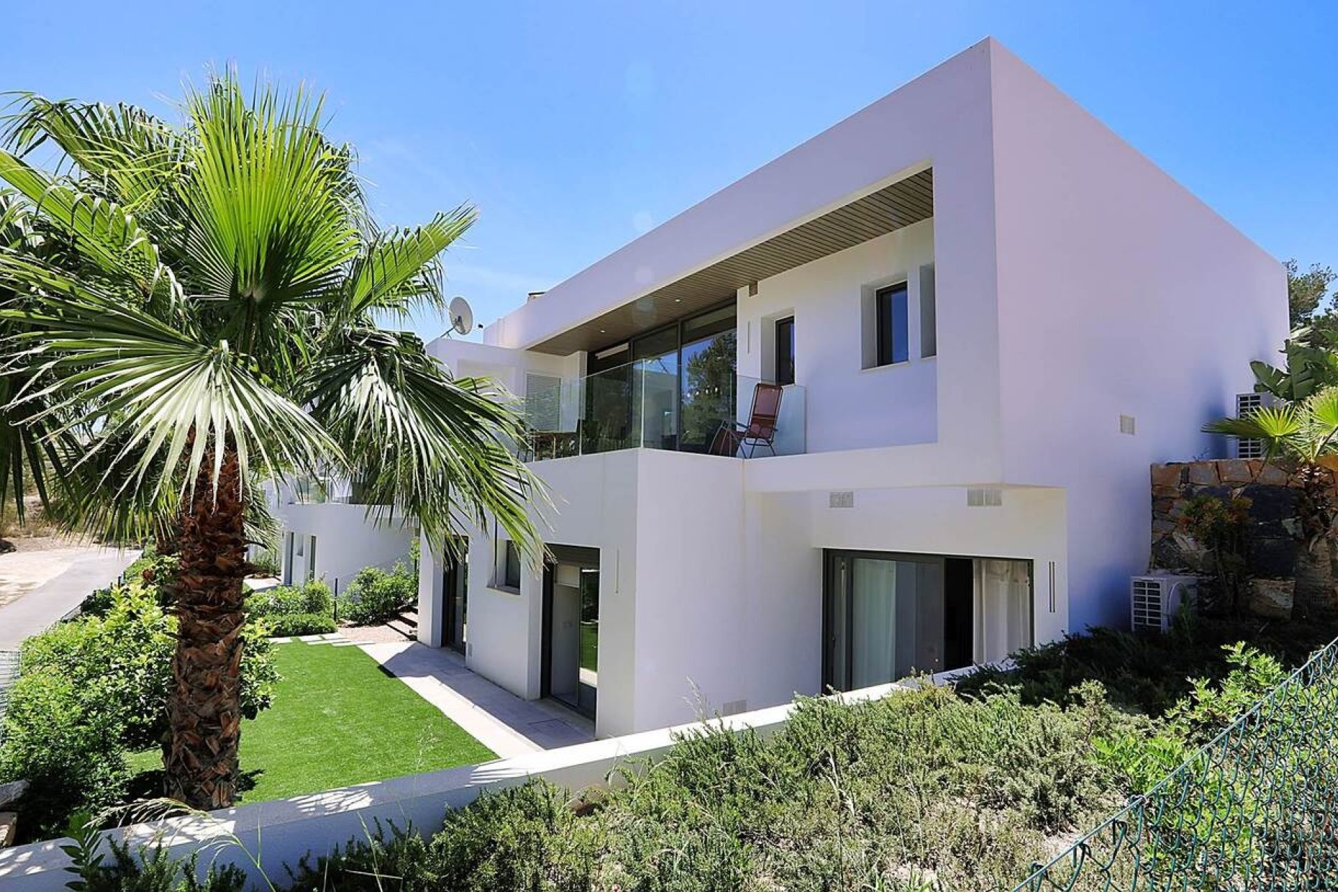 Resale - Villa -
Orihuela - Las Colinas Golf