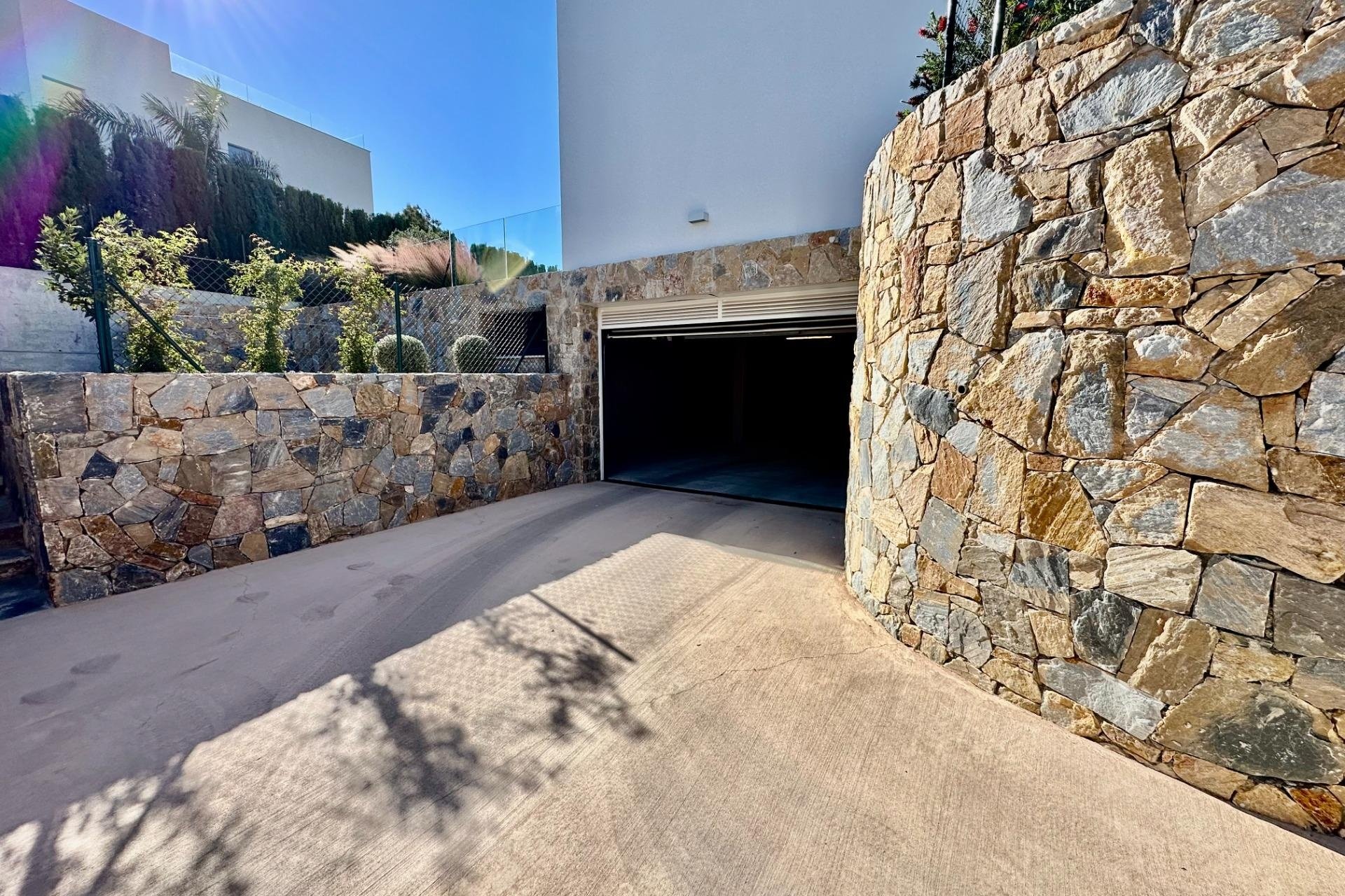 Resale - Villa -
Orihuela - Las Colinas Golf