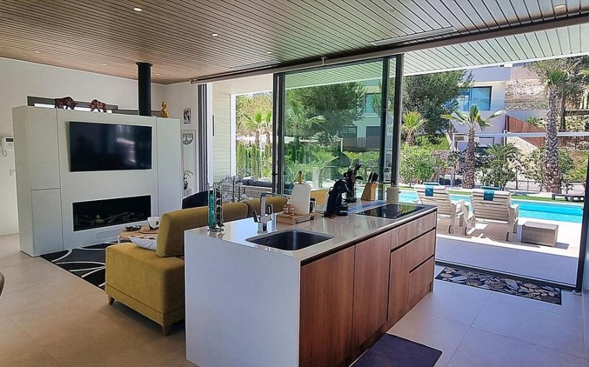 Resale - Villa -
Orihuela - Las Colinas Golf