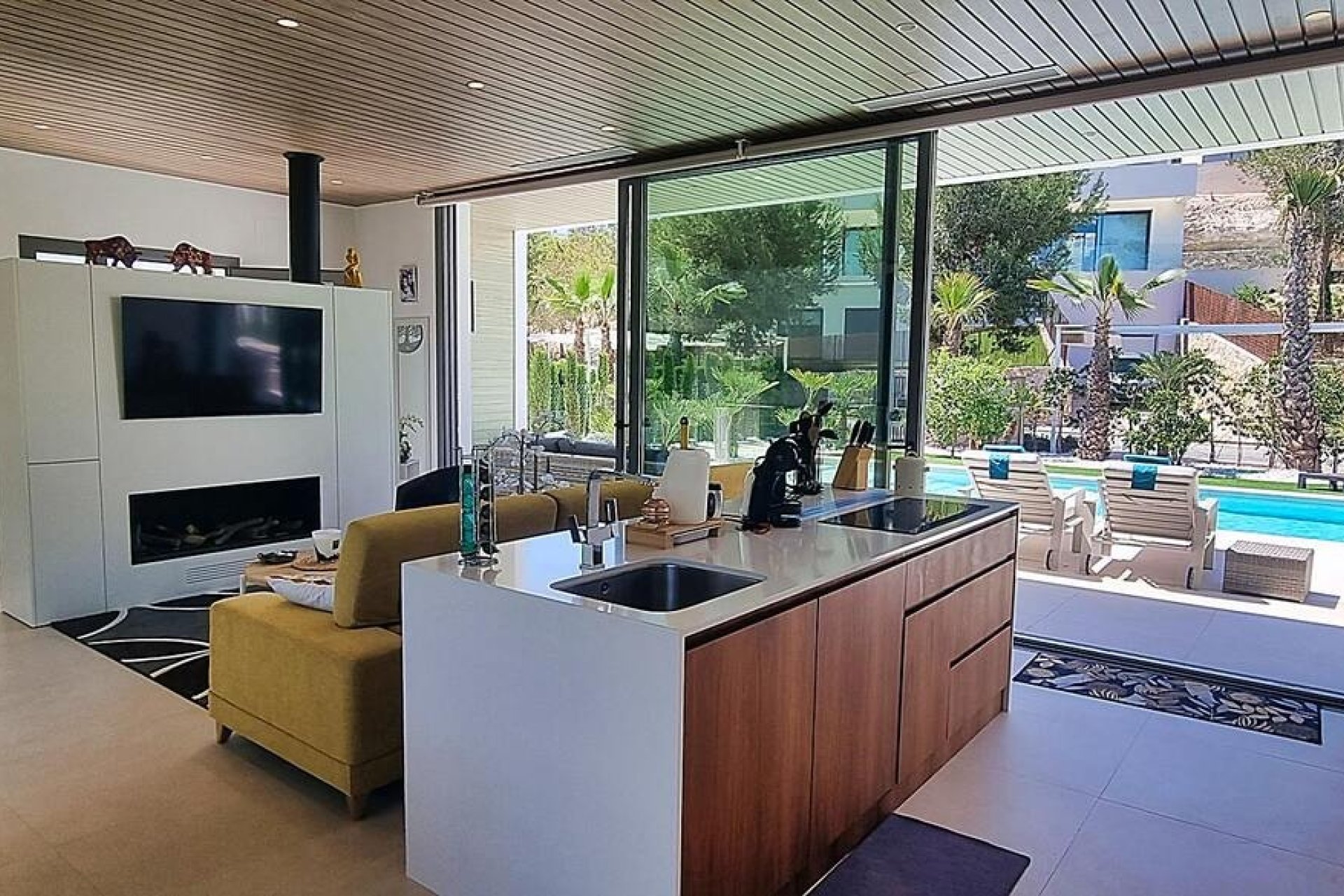 Resale - Villa -
Orihuela - Las Colinas Golf