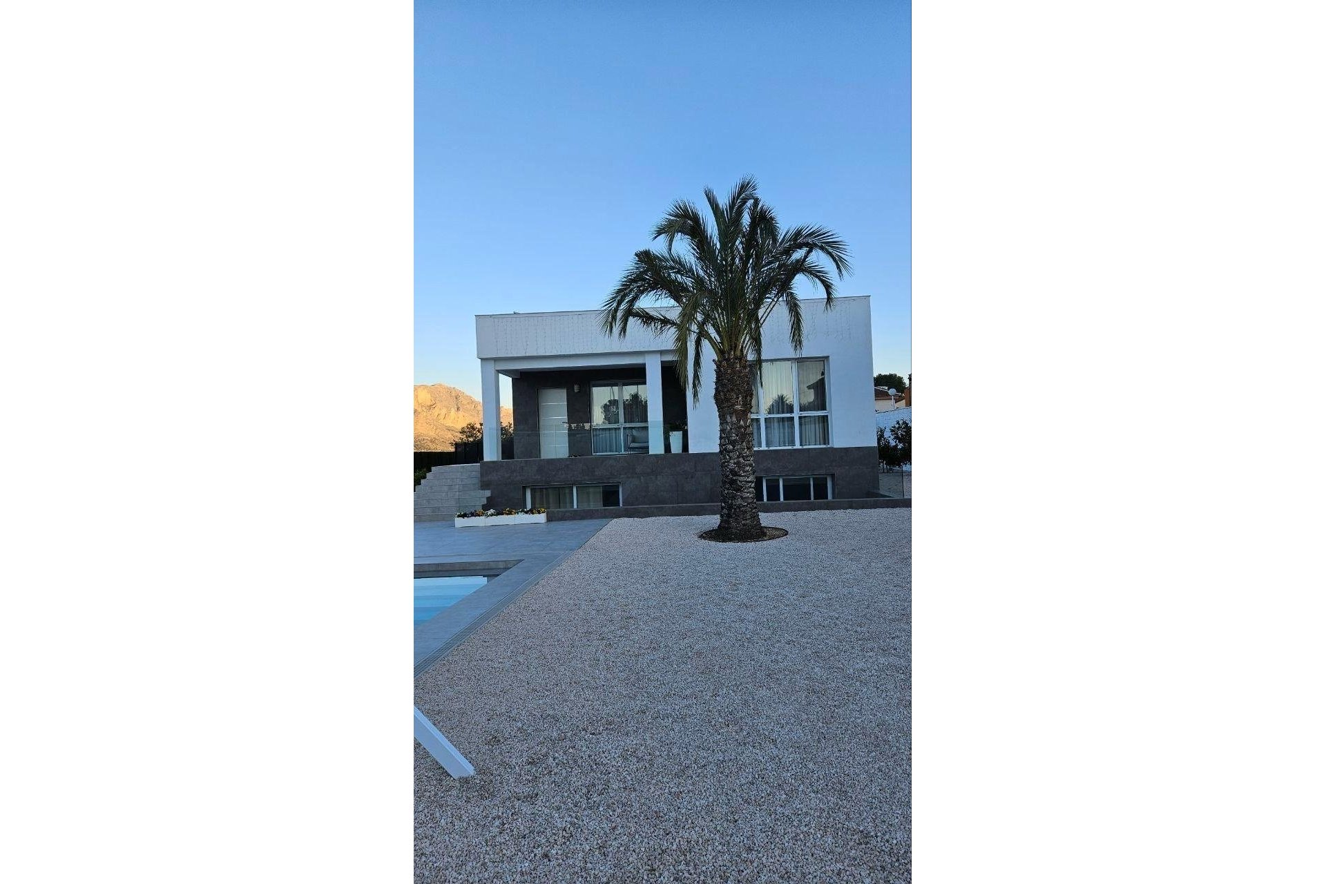 Resale - Villa -
Orihuela - Urb. Montepinar