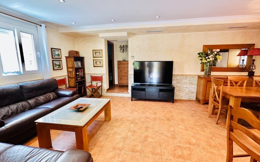 Resale - Villa -
Orihuela - Urb. Montepinar