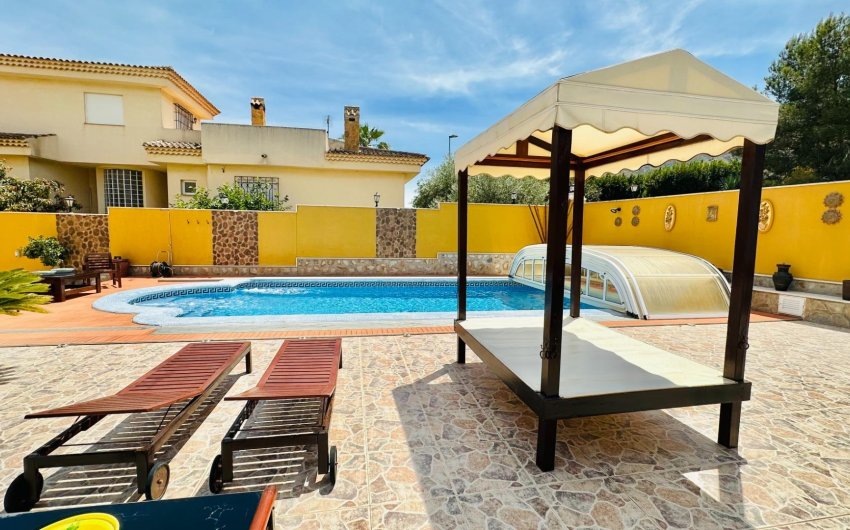 Resale - Villa -
Orihuela - Urb. Montepinar