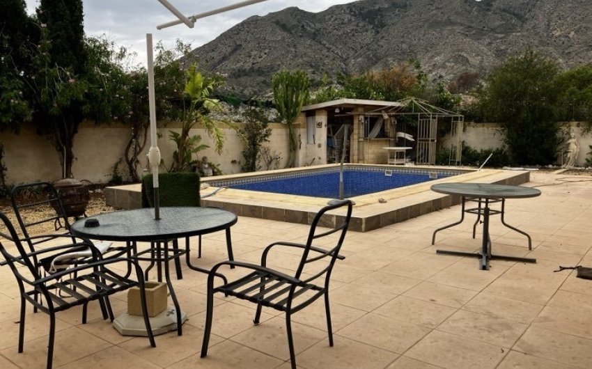 Resale - Villa -
Orxeta - Costa Blanca