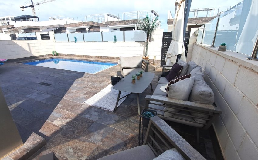 Resale - Villa -
Pau 26 - Villamartin