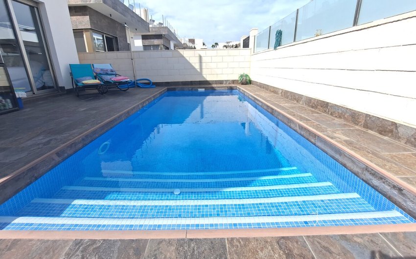 Resale - Villa -
Pau 26 - Villamartin