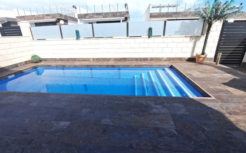 Resale - Villa -
Pau 26 - Villamartin