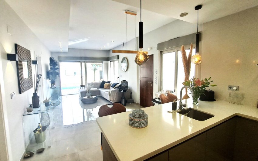 Resale - Villa -
Pau 26 - Villamartin