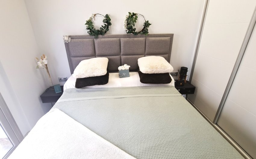 Resale - Villa -
Pau 26 - Villamartin