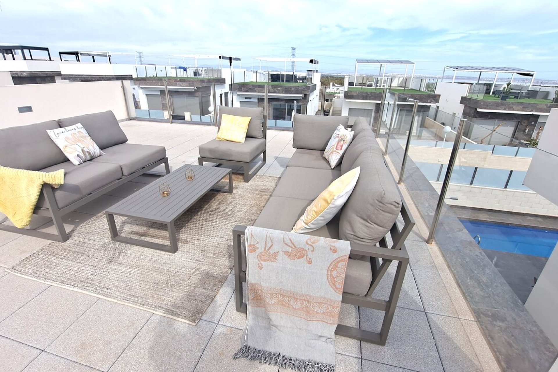 Resale - Villa -
Pau 26 - Villamartin