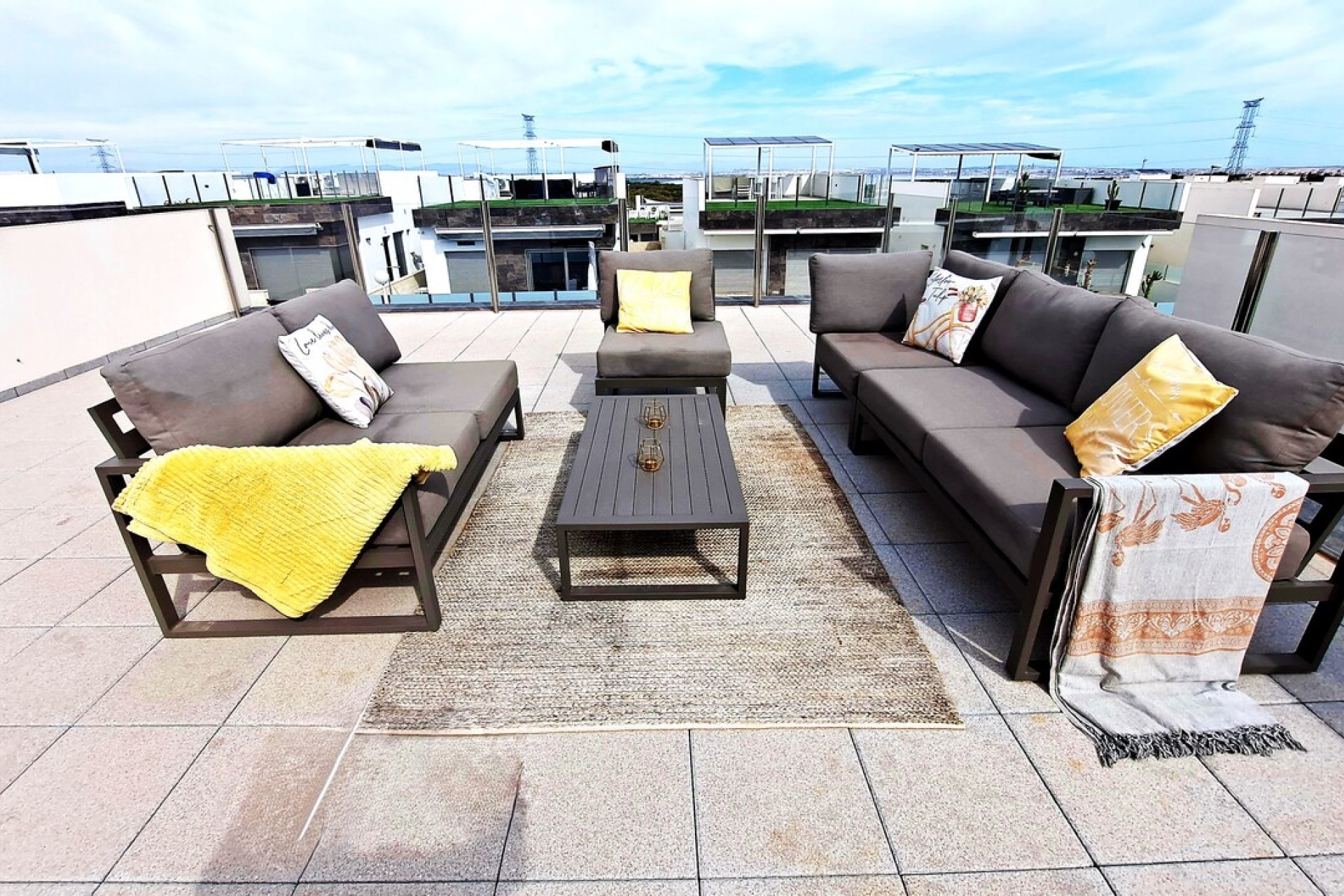 Resale - Villa -
Pau 26 - Villamartin