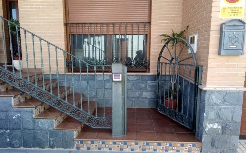 Resale - Villa -
Pilar de la Horadada - Costa Blanca