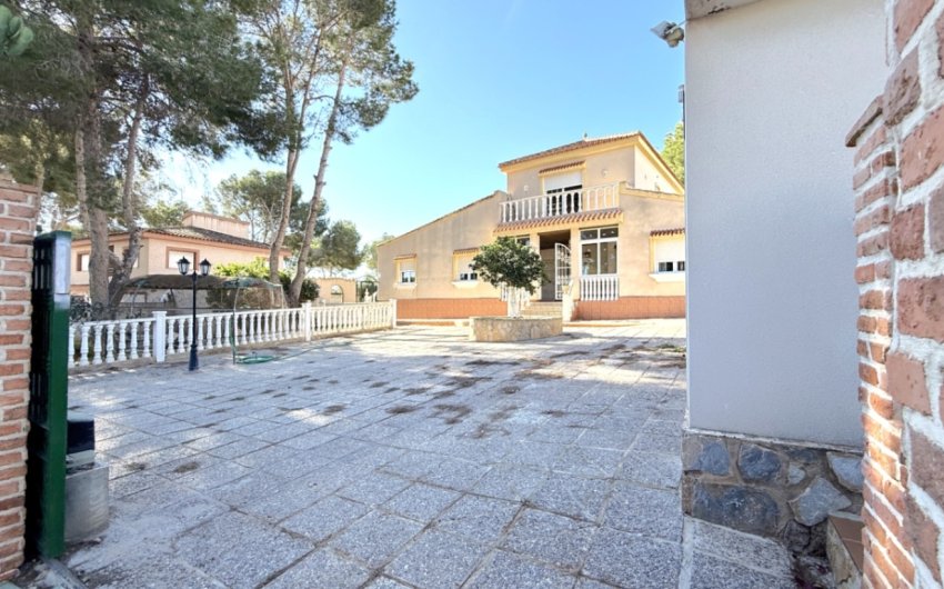 Resale - Villa -
Pilar de la Horadada - Costa Blanca