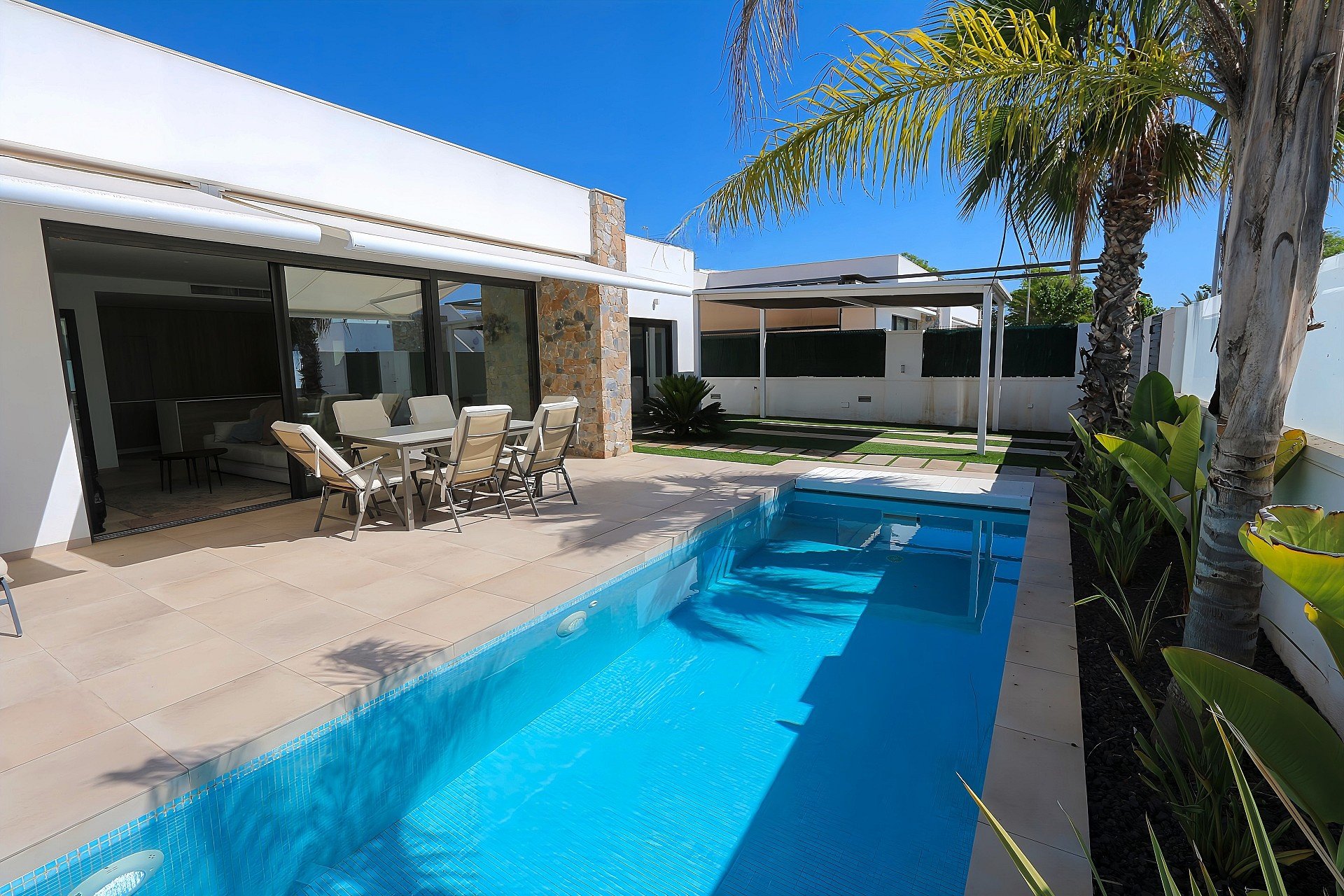 Resale - Villa -
Pilar de la Horadada - Costa Blanca