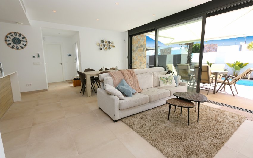 Resale - Villa -
Pilar de la Horadada - Costa Blanca