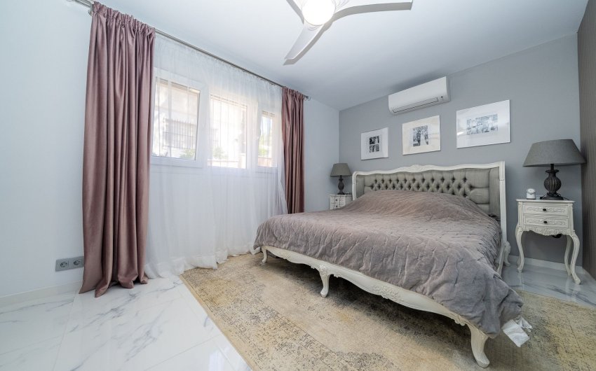Resale - Villa -
Pilar de la Horadada - Pinar de Campoverde