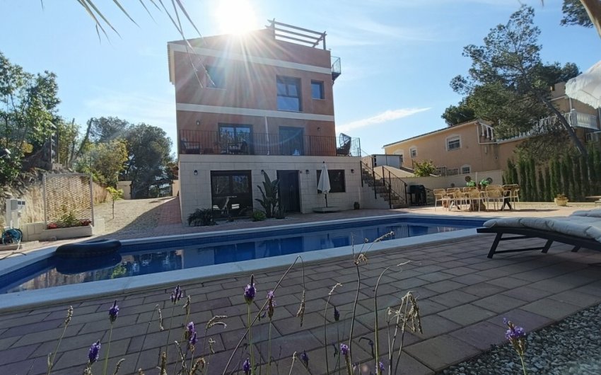 Resale - Villa -
Pilar de la Horadada - Pinar de Campoverde