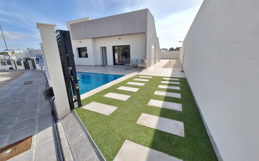 Resale - Villa -
Pilar de la Horadada - Pinar de Campoverde