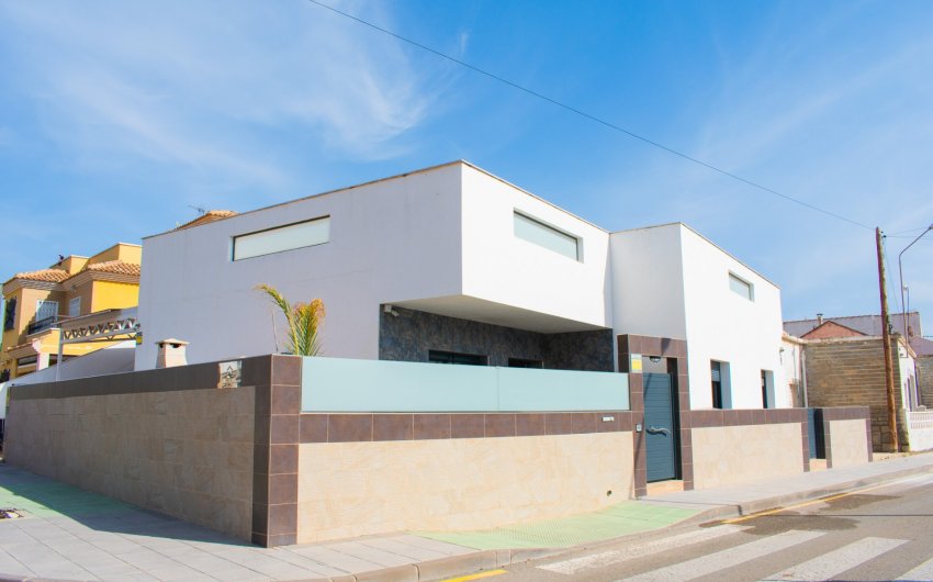 Resale - Villa -
Pilar de la Horadada - Torre de la Horadada