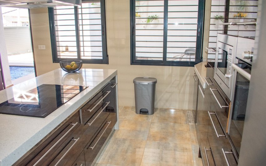 Resale - Villa -
Pilar de la Horadada - Torre de la Horadada