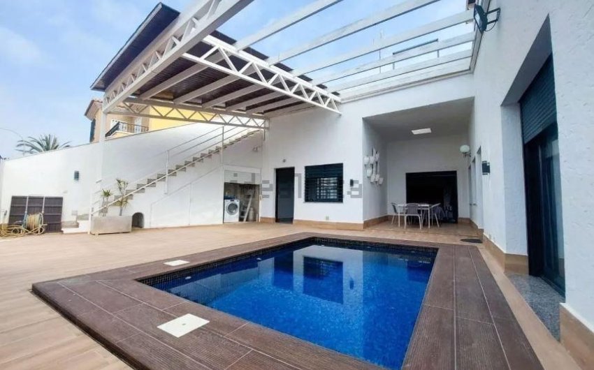 Resale - Villa -
Pilar de la Horadada - Torre De La Horadada