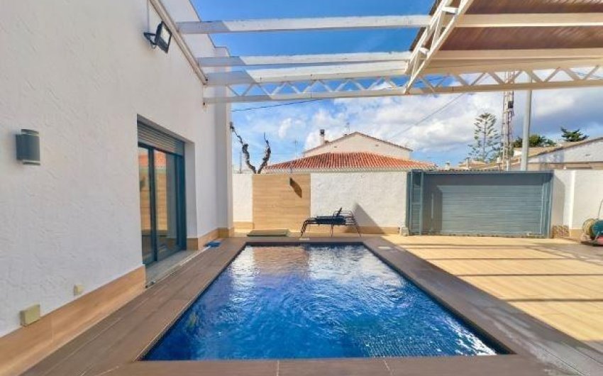 Resale - Villa -
Pilar de la Horadada - Torre De La Horadada