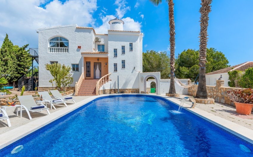 Resale - Villa -
Pinar de Campoverde - Costa Blanca