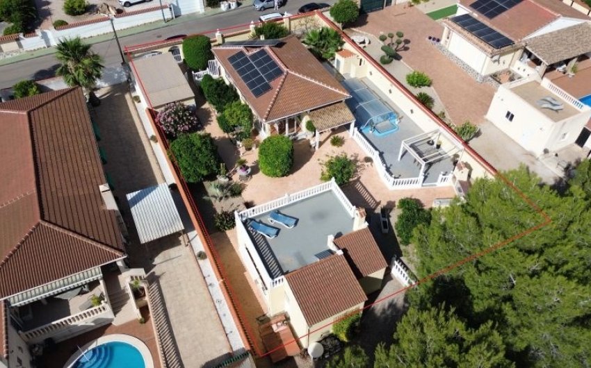 Resale - Villa -
Pinar de Campoverde - Inland