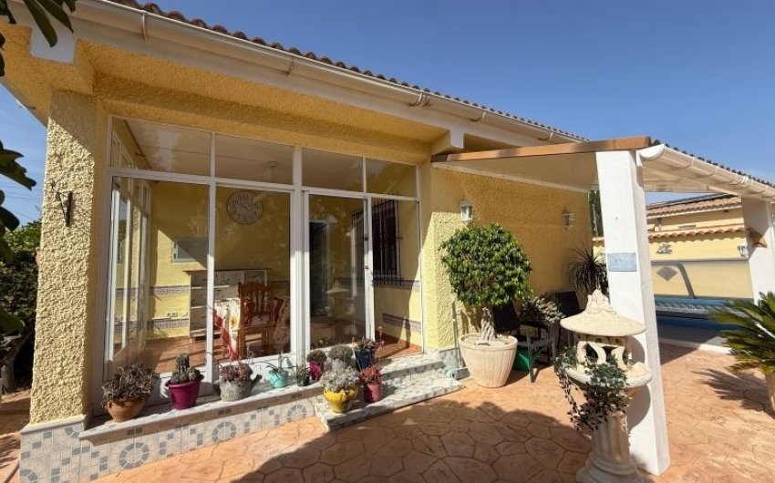 Resale - Villa -
Pinar de Campoverde - Inland