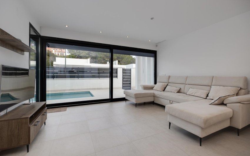 Resale - Villa -
Pinar de Campoverde - Inland