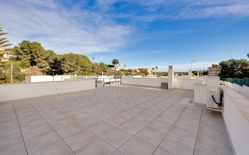 Resale - Villa -
Pinar de Campoverde - Inland