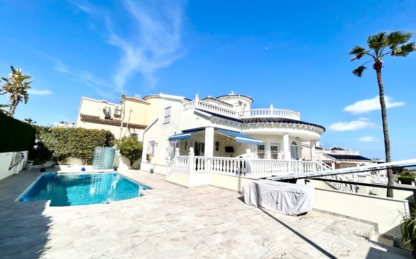 Resale - Villa -
Pinar de Campoverde - Inland