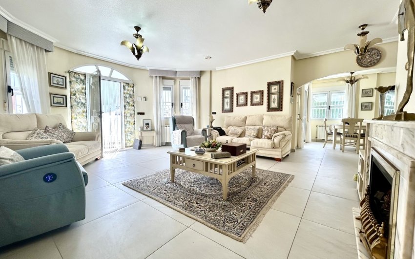 Resale - Villa -
Pinar de Campoverde - Inland